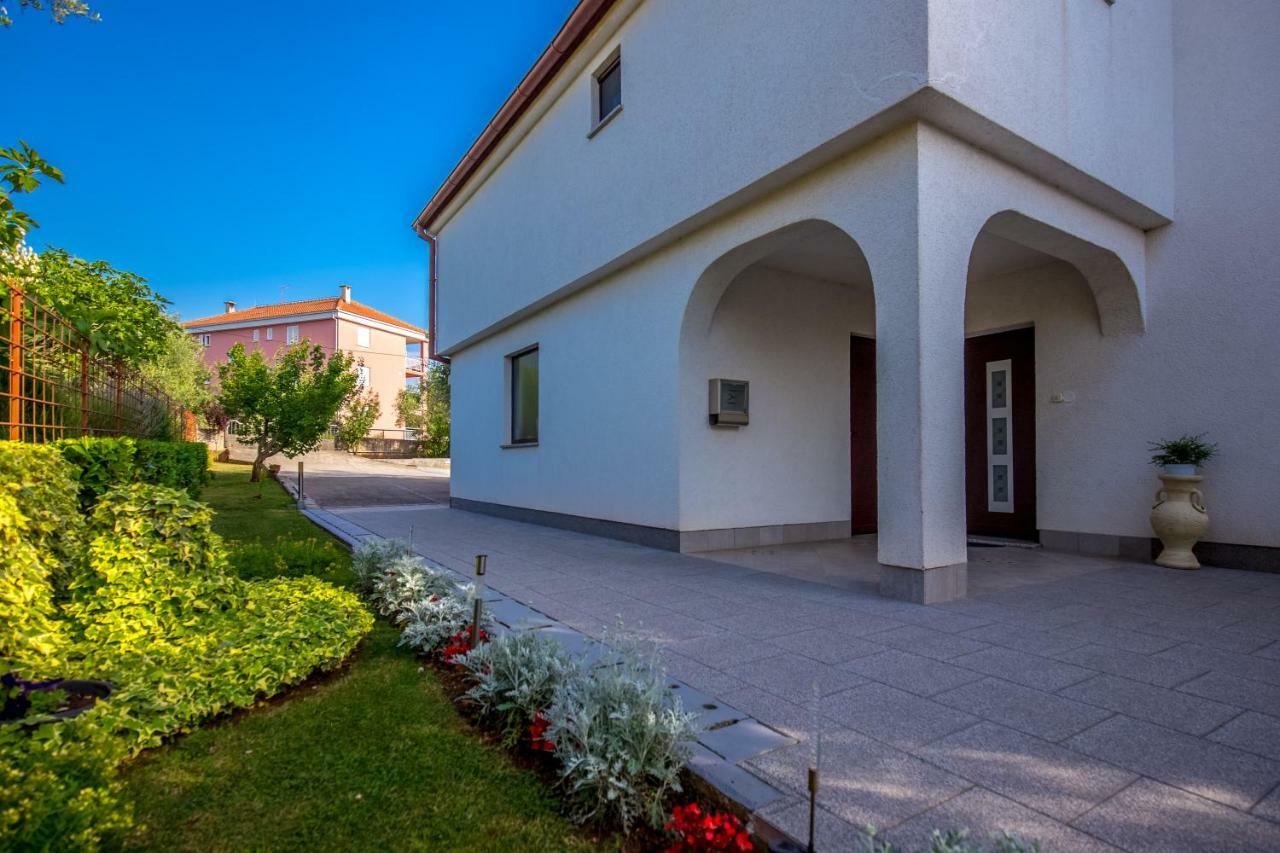 Garden Paradise App Sveti Vid-Miholjice Esterno foto