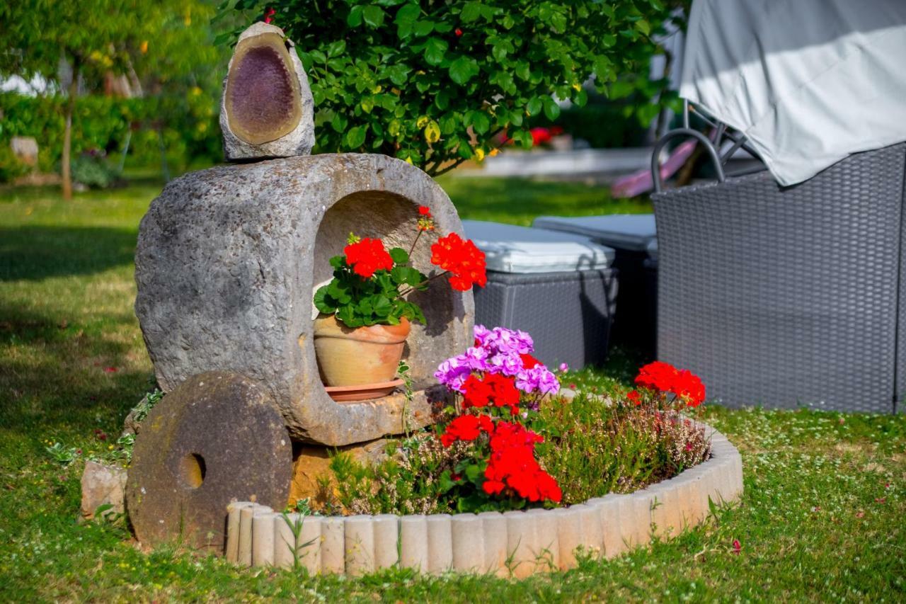 Garden Paradise App Sveti Vid-Miholjice Esterno foto